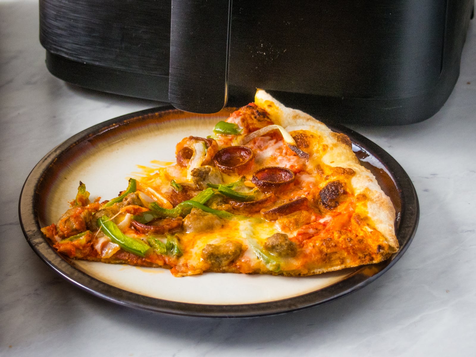 How to Reheat Pizza in an Air Fryer - Easy Healthy Recipes