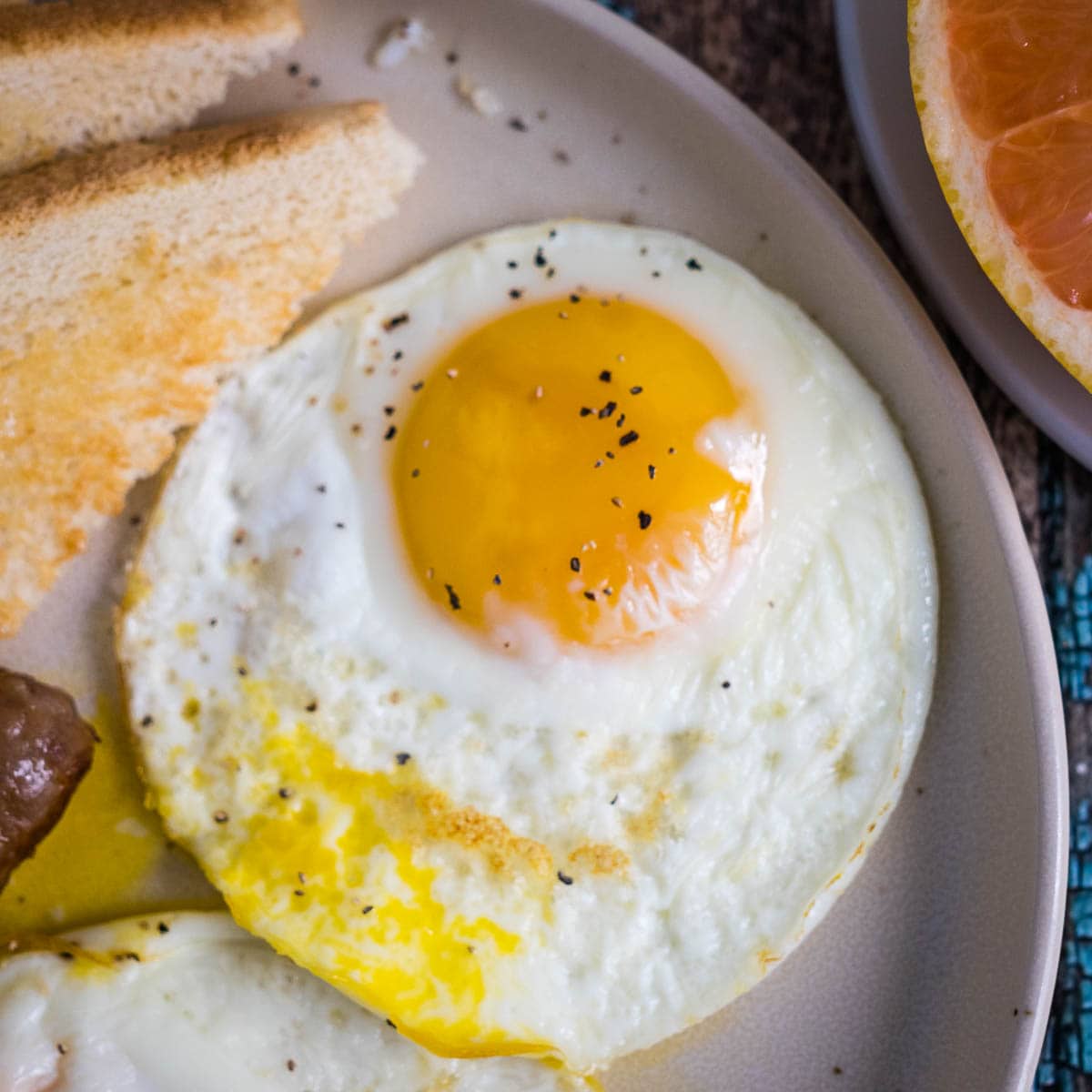 https://www.upstateramblings.com/wp-content/uploads/2023/03/air-fryer-fried-eggs-1260306-2.jpg